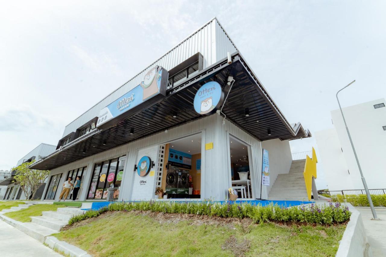 My Space69 Bangkok Exteriör bild